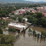 Lluvias provocan desborde de presa en central estado mexicano de Querétaro