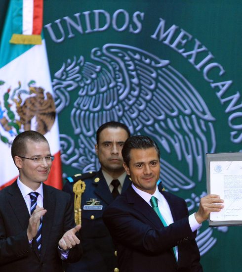 PEÑA NIETO PROMULGA LA REFORMA CONSTITUCIONAL EN MATERIA ENERGÉTICA