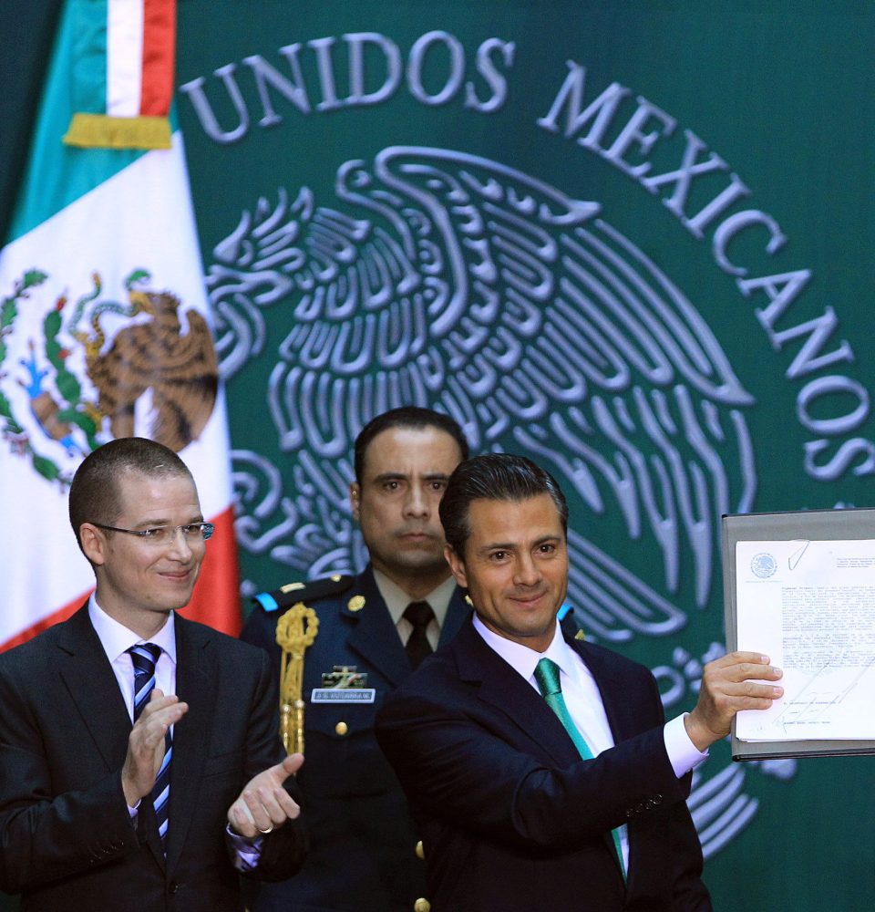 PEÑA NIETO PROMULGA LA REFORMA CONSTITUCIONAL EN MATERIA ENERGÉTICA