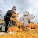 En toluca inician preparativos para dia de muertos