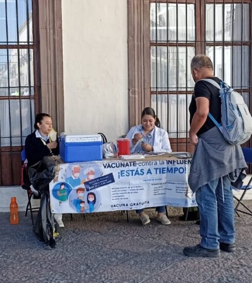 71 273 38402 1092589440 1 1311 VACUNACION