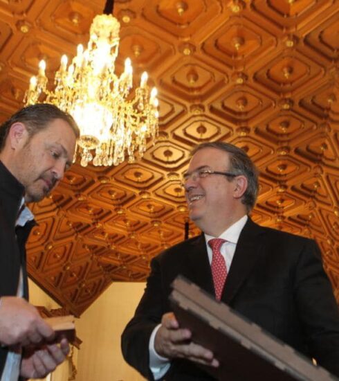 Kuri y ebrard