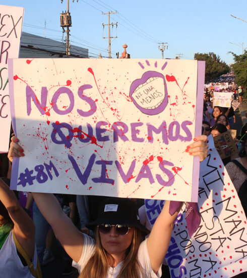 Cerca de 15 mil mujeres en marcha del 8M