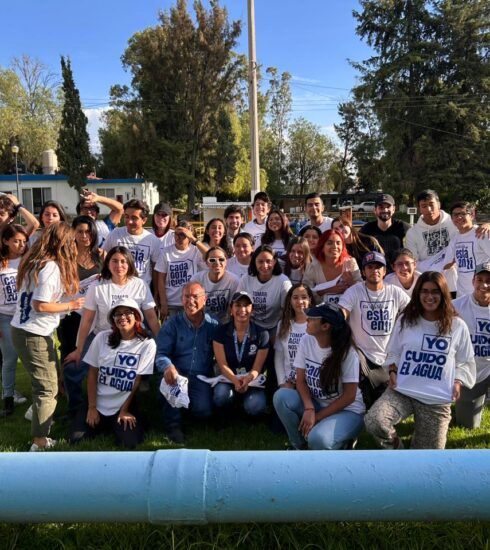 71 273 40393 244824344 05 05 Universitarios conocen proceso de tratamiento de aguas de la CEA
