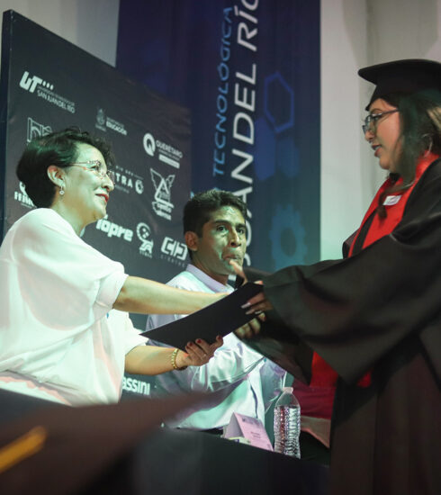 71 273 40728 284059941 GRADUACION 02 25