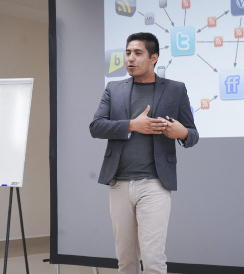 71 273 40795 682796547 31 05 2023 UTC Y CORREGIDORA INICIAN CURSO REDES SOCIALES PARA NEGOCIOS LOCALES6
