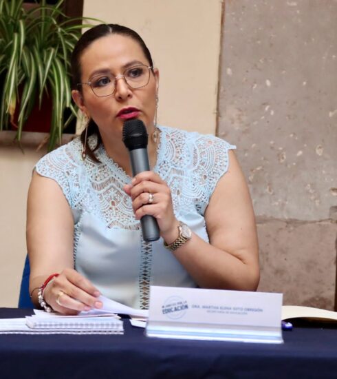 71 273 40865 2109461781 05062023 Contigo Queretaro Bilingüe