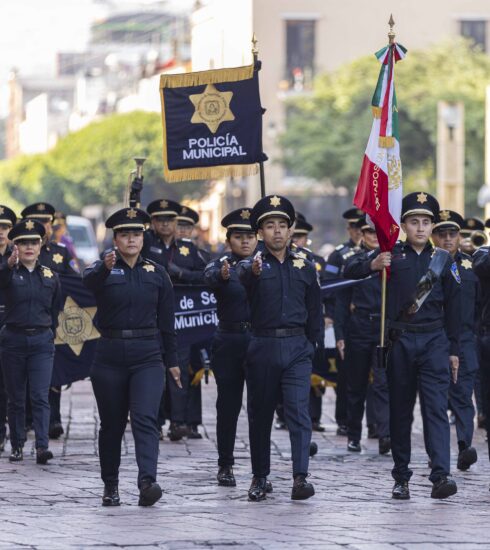 71 273 41240 970547204 02 07 DESFILE GUARDIA
