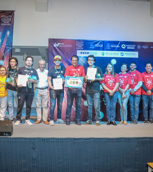 71 273 41813 875722836 HACKATHON 02 21