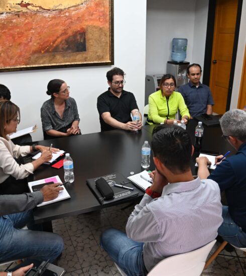 71 273 41841 608676992 8FD96C33 C293 4E5C 92D0 9A8814B21A2A