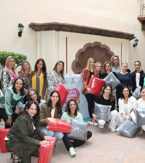 71 273 42951 810009148 291123 ENTREGA DE COBIJAS VOLUNTARIAS