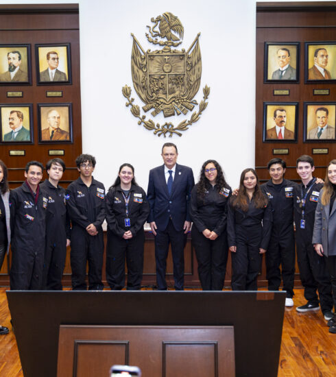 71 273 43299 1447742959 09 01 ESTUDIANTES NASA