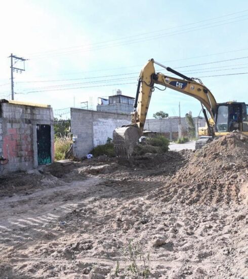 71 273 43329 1550124578 FOTO3 CEI 03 2024 Inician rehabilitacion de calles en Jardines de Azucenas