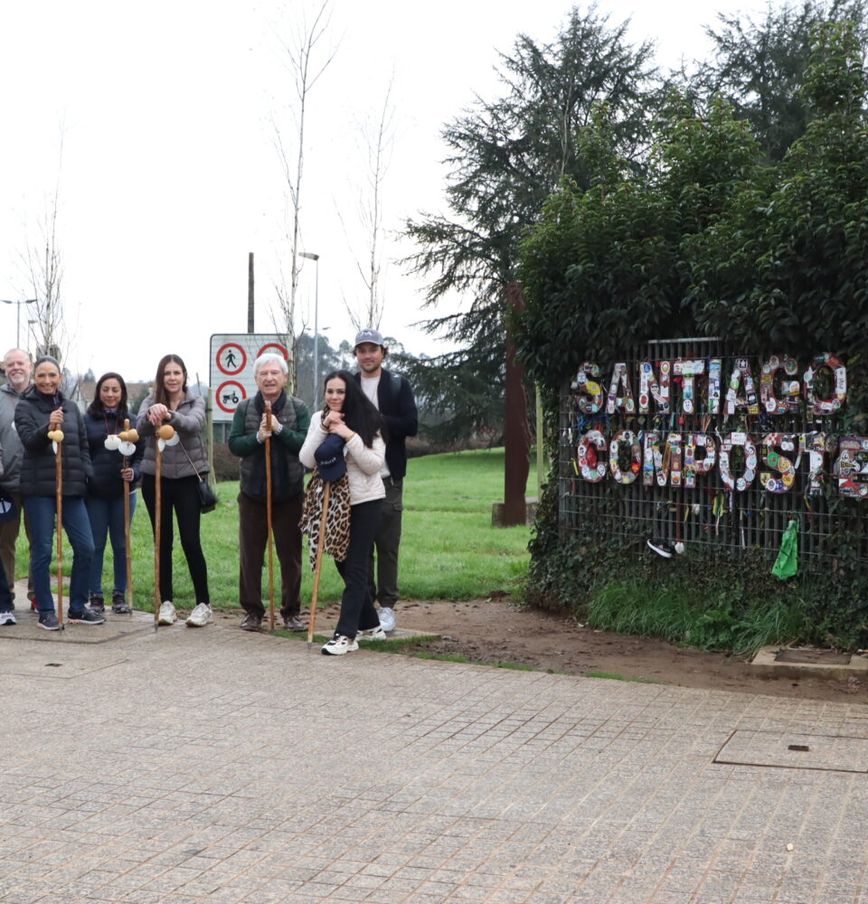 71 273 43485 1365327701 COMPOSTELA