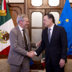 71 273 43637 615852105 02 13 REUNION EMBAJADOR UE