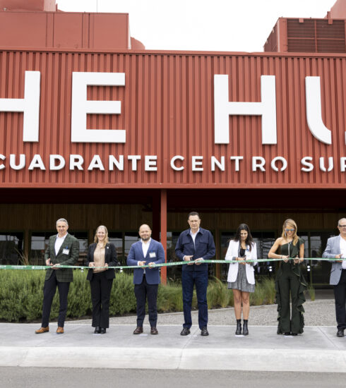 71 273 43656 2034540271 02 14 INAUGURACION HUB