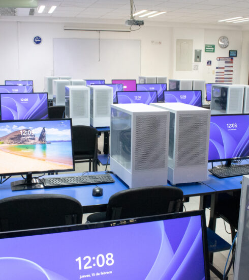 71 273 43663 1536544098 02 15 UPQ LABORATORIO