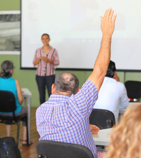71 273 44042 1234442294 3 4 24 escuela para padres