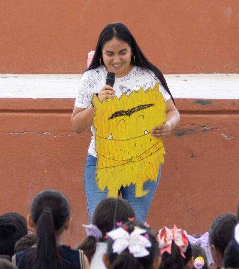 71 273 44229 746025587 BOLETIN 027 24 Se realiza actividad de integracion a ninos de Santa Rosa Jauregui con 8220 La hora del cuento 8221 (2)