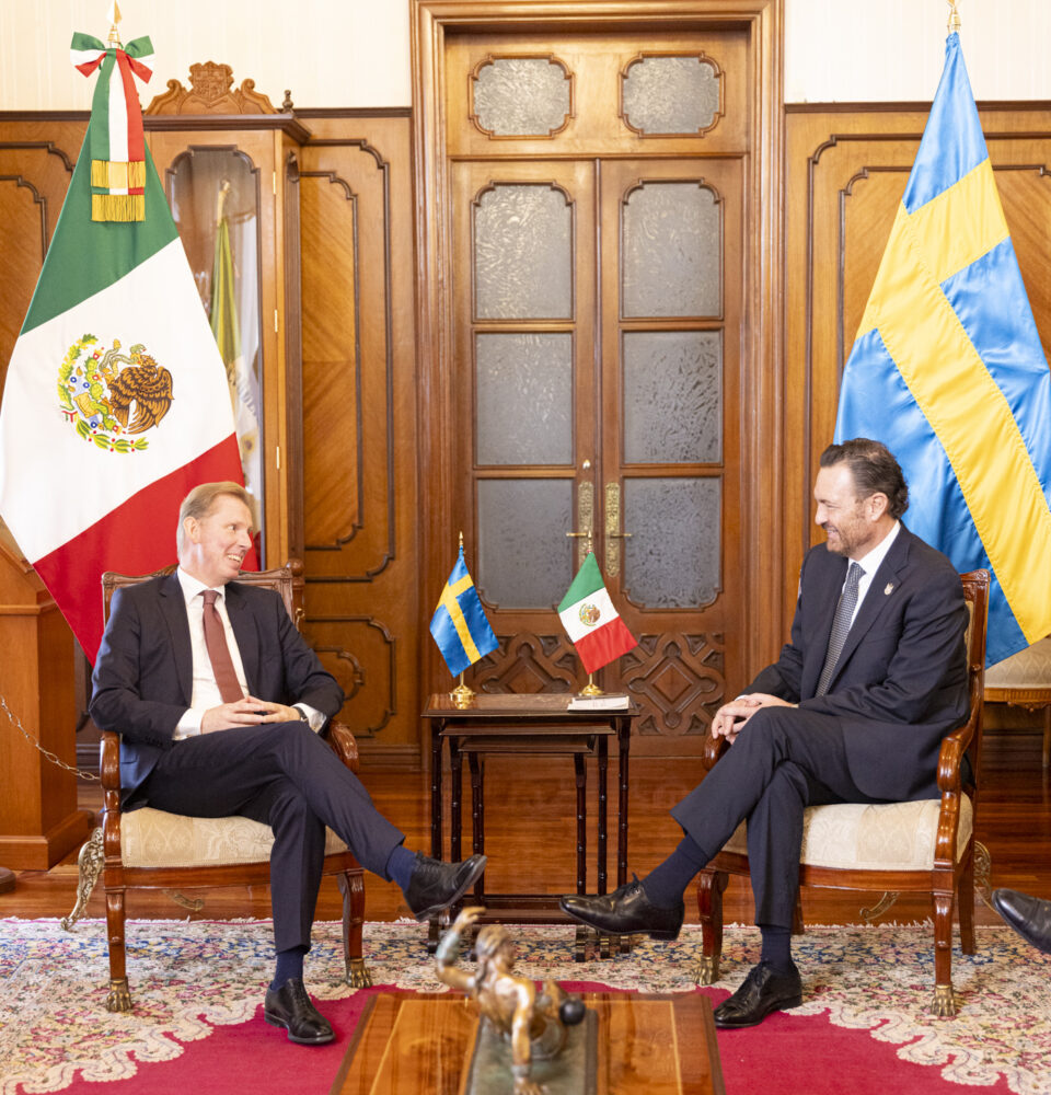 71 273 44248 1510878254 07 05 EMBAJADOR SUECIA (1)