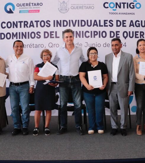 71 273 44511 1179008233 14 06 La CEA entrego 800 contratos de agua