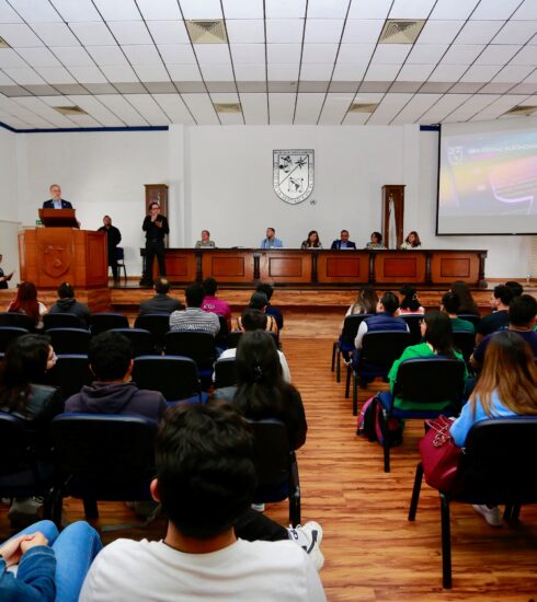 71 273 45336 1921945599 09 09 UAQ (3)