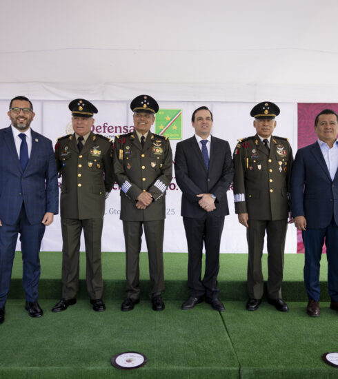 71 273 46590 1895474720 030125 TOMA PROTESTA GENERAL VICENTE PEREZ IRAPUATO VS285A9508