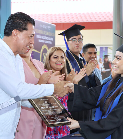 71 273 48242 1419804962 04 16 06 25 Graduacion Jalpan
