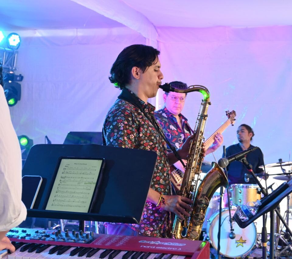 71 273 48458 694252761 07 07 25 jazz5