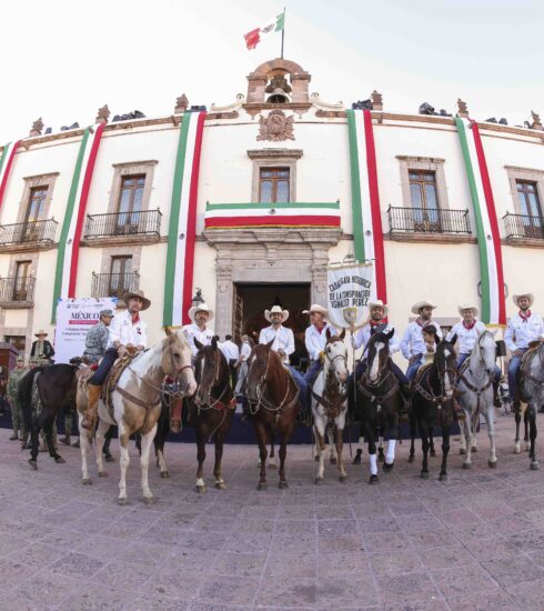 71 273 49137 1246891245 12 09 cabalgata conspiradores 08