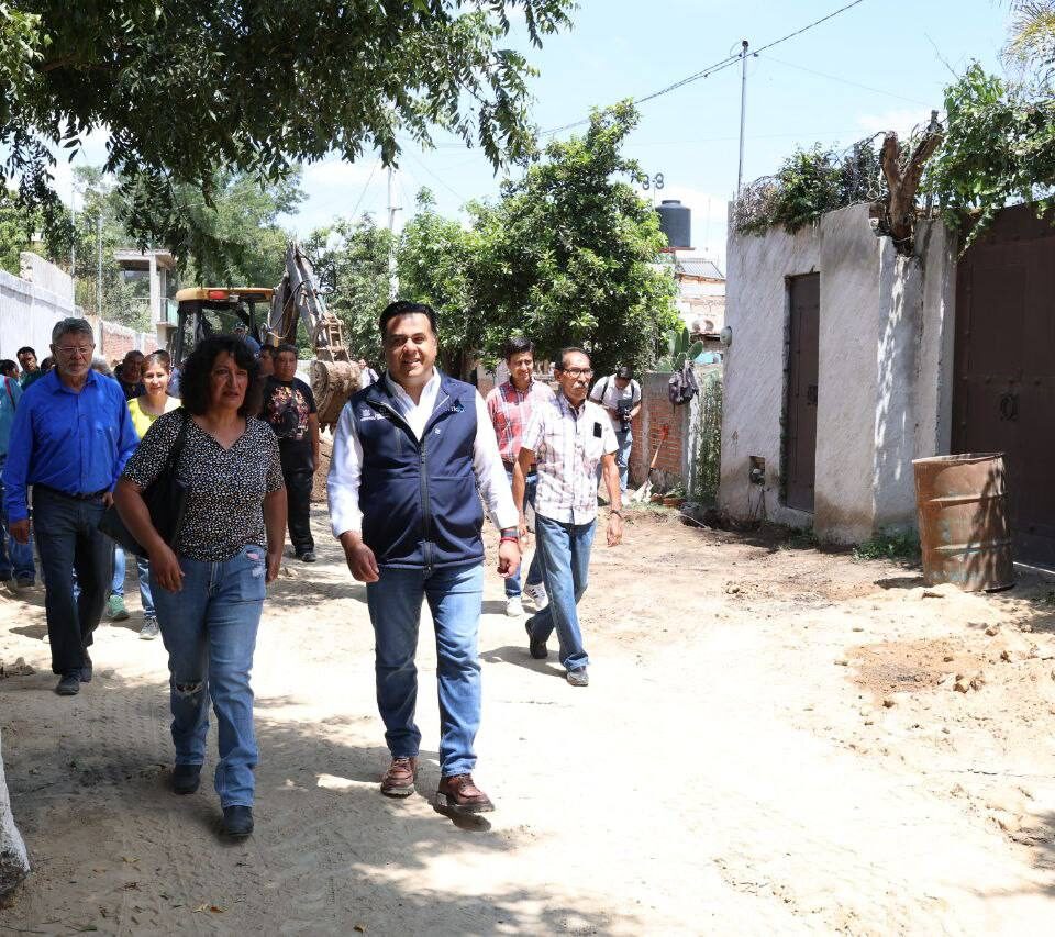 71 273 49180 1803866821 18 09 25 luis nava de sedesoq supervisa rehabilitacio 769 n de calles en san juan del ri 769 o 6