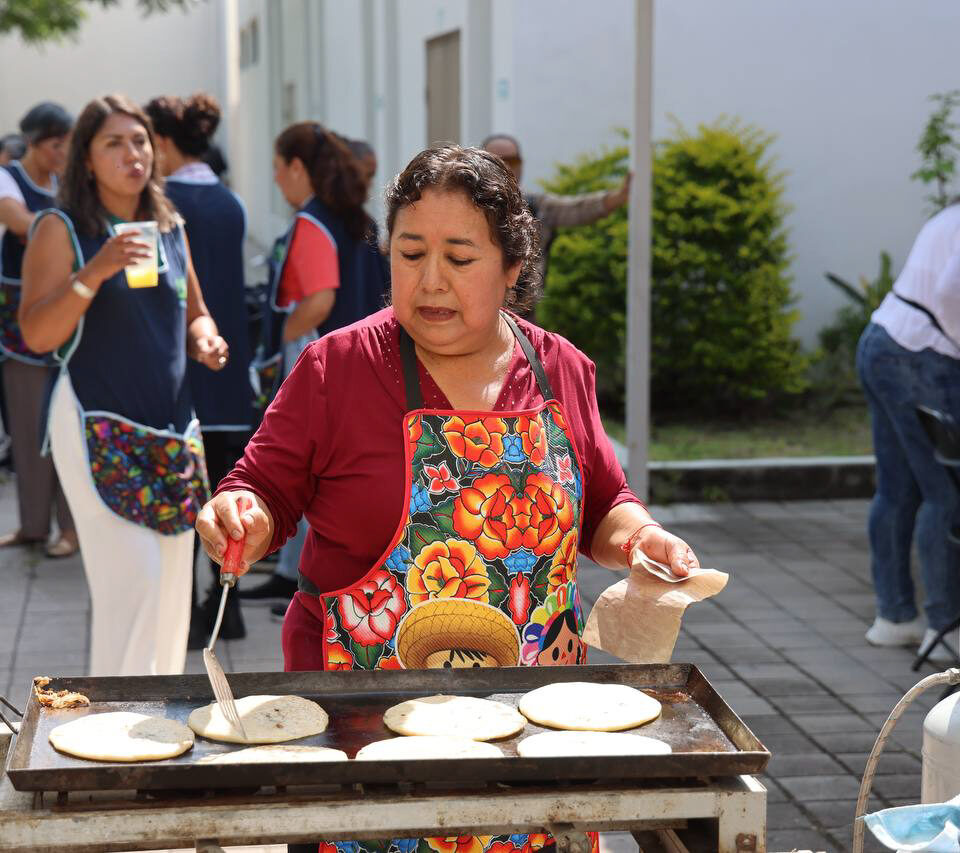 71 273 49320 1332762499 011025 mercadito casa de la mujer 8