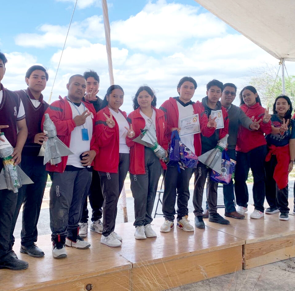 71 273 49361 1964927060 cobaq 1er. lugar lanzamiento cohetes por agua 0001