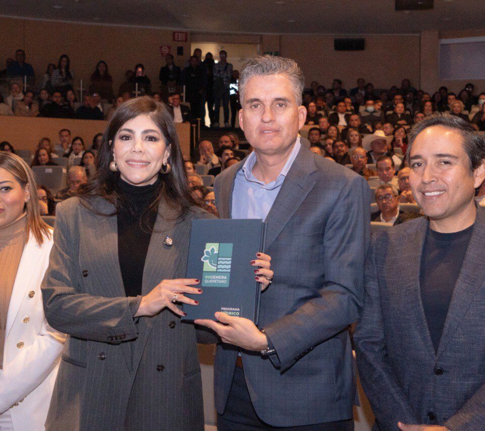 71 273 50442 1582661358 2801 CCA entrega a la CEA el 8220 Programa Hidrico de Queretaro 8221