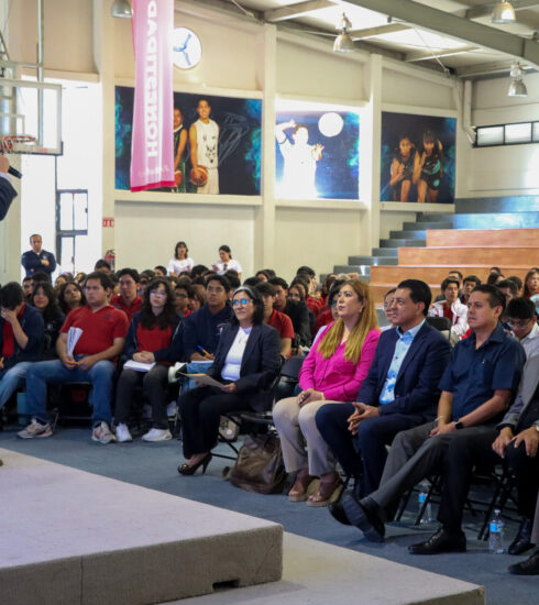 71 273 50833 1897882427 1 10 03 Tour Internacional