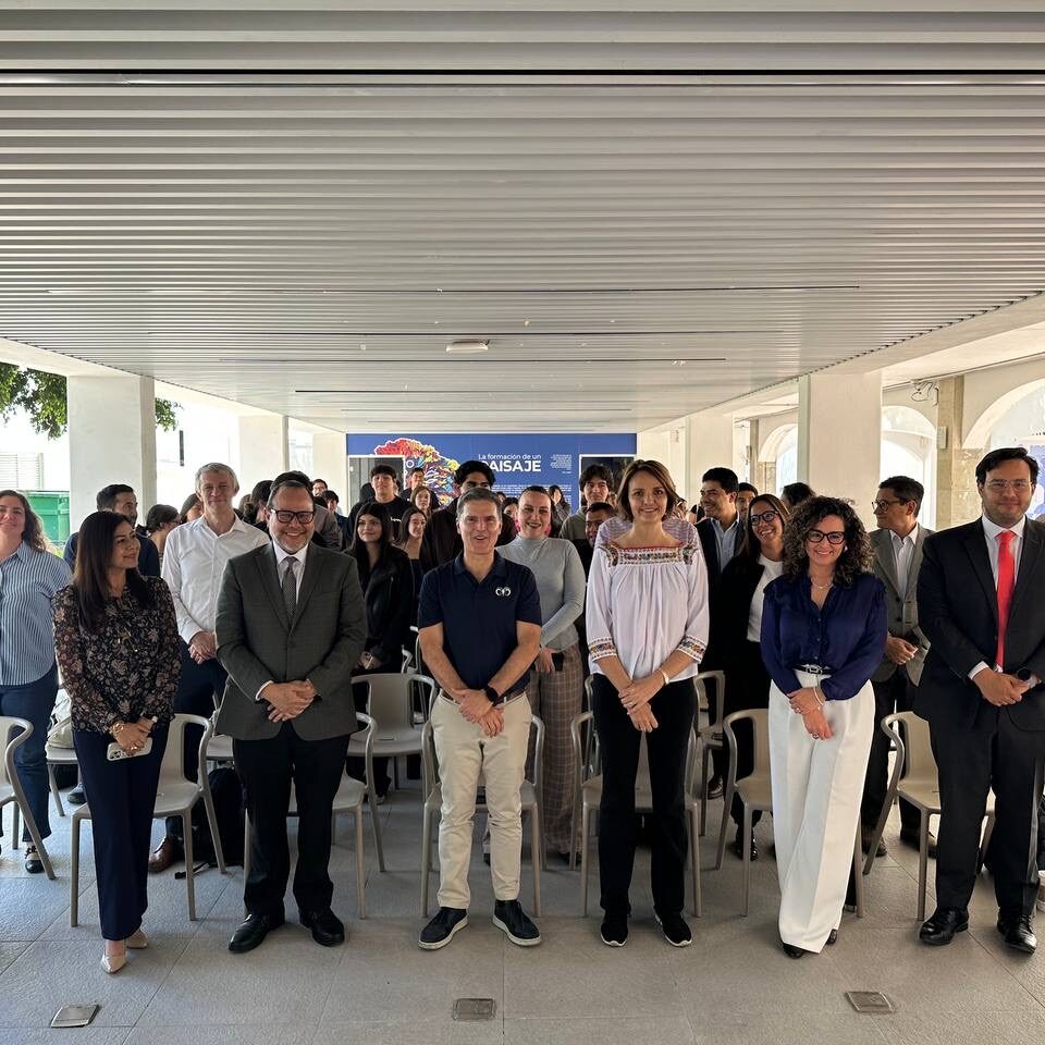 71 273 50991 1370286611 IMG