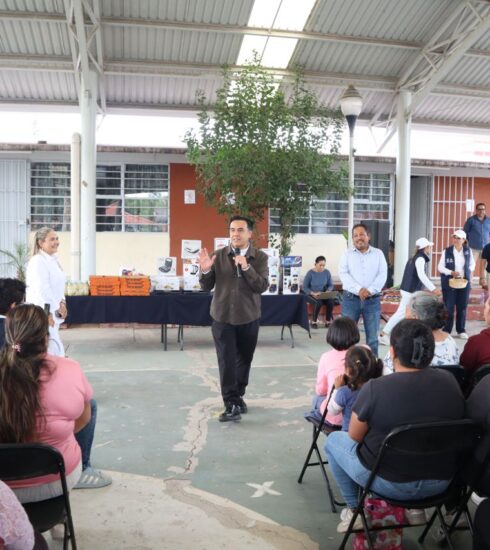 71 273 51414 1771327954 13 05 26 Luis Nava festeja a mama 769 s de Santa Rosa Ja 769 uregui