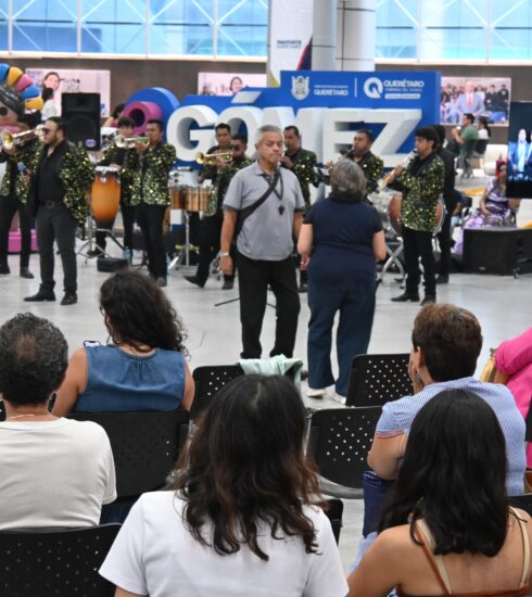 71 273 52170 1991410263 08 03 13MilVisitantesPasaporteQueretaro CECEQ